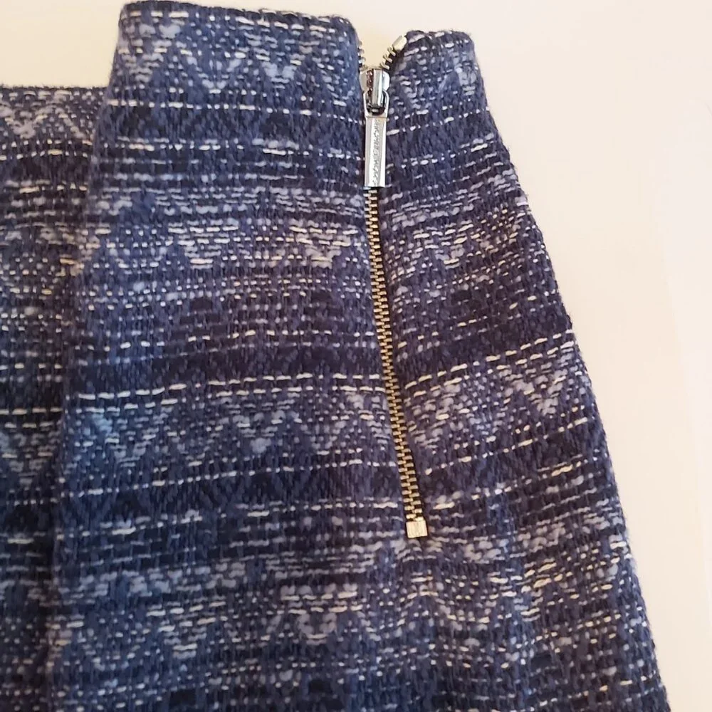 SKIRT MICHAEL KORS LABEL. DARK BLUE. WHITE FRINGE AT HEM. NEW/NO TAGS.  SIZE 6 - Picture 7 of 7